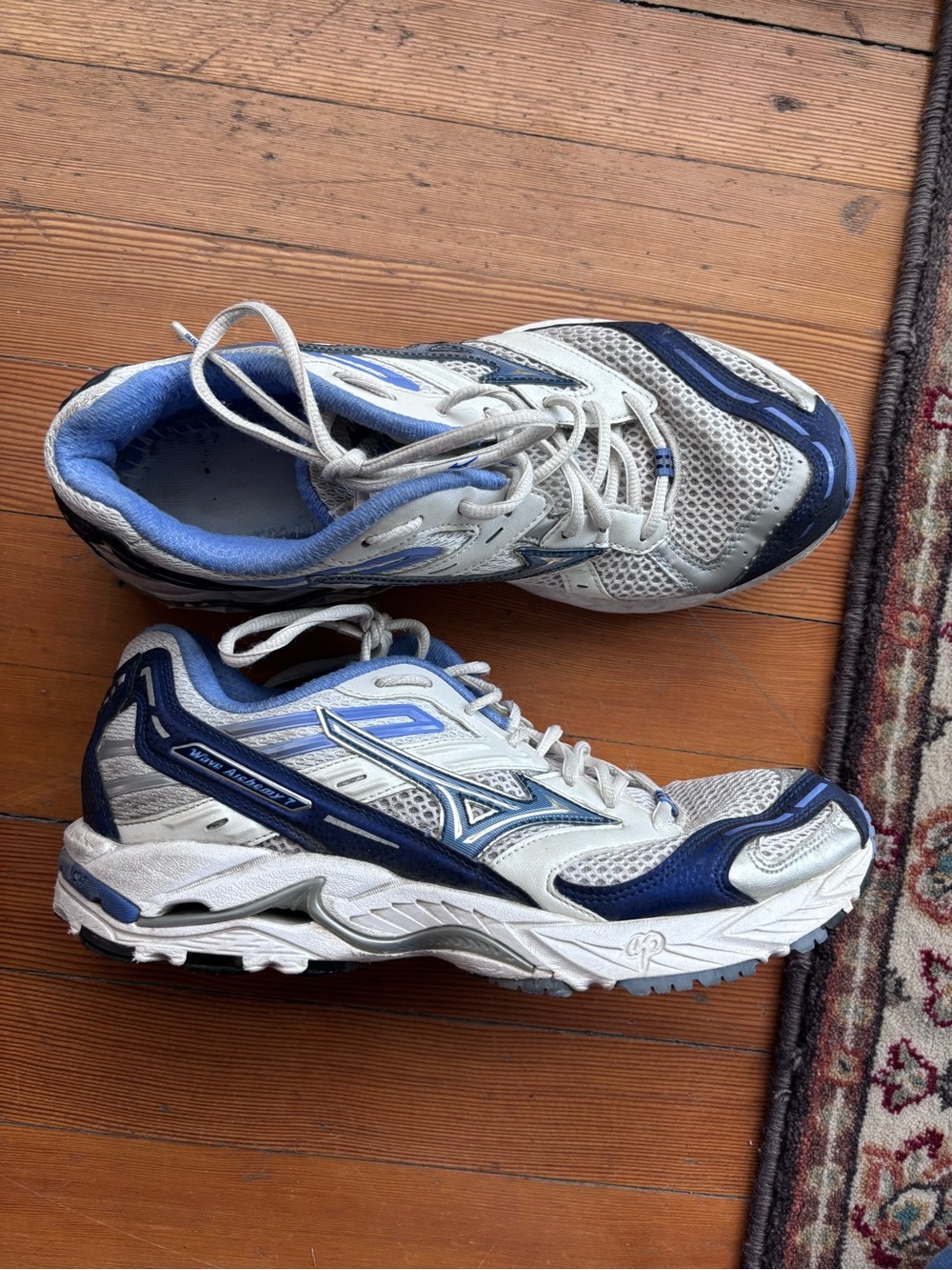 Vintage Mizuno Wave Runners